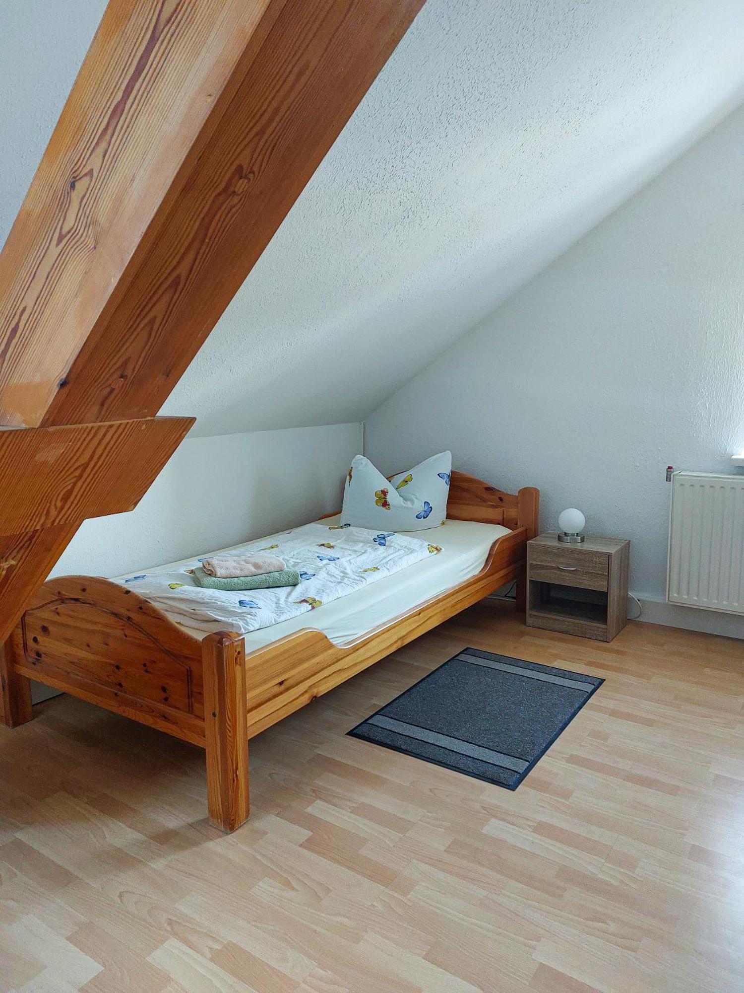 Zur Deutschen Eiche - Fruehstueckspension Und Ferienwohnungen Großschönau Rum bild